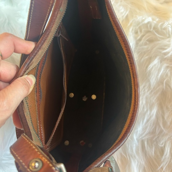 Dooney & Bourke Vintage Hobo Black and Tan Crossbody Shoulder Bag. F - Picture 8 of 12